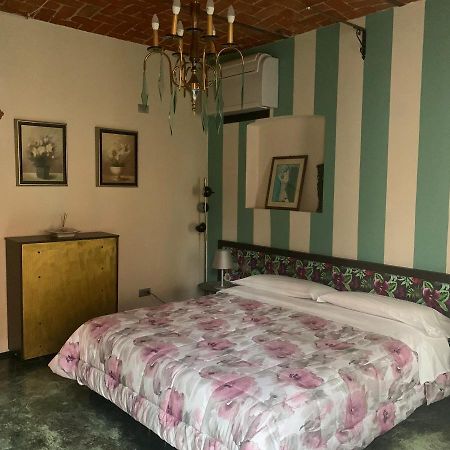 Cortiletto D'Alba Camere Con Ristorante Exterior foto
