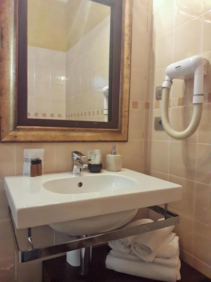 Cortiletto D'Alba Camere Con Ristorante Exterior foto
