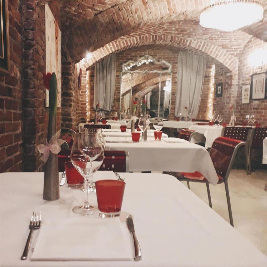 Cortiletto D'Alba Camere Con Ristorante Exterior foto